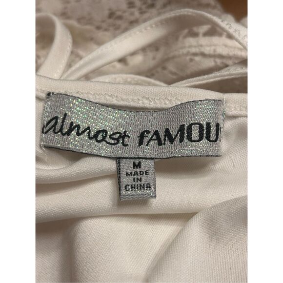 Almost Famous Ivory Lace Sleeveless  Romper Size M Nwt (4511) - Picture 7 of 8